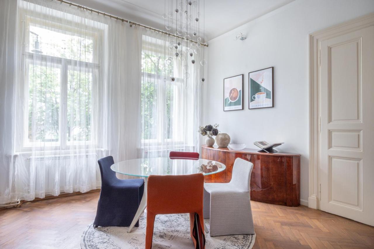 Elegant Paris Ave With A Terrace Apartmán